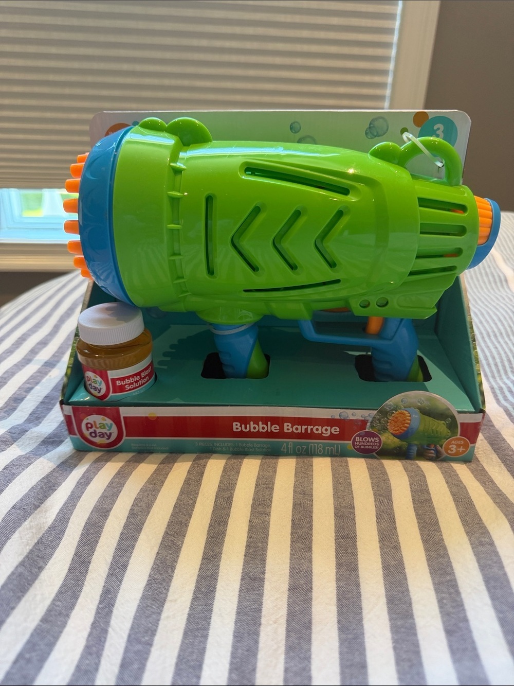 NWT Bubble Machine for Kids Bubble Blower